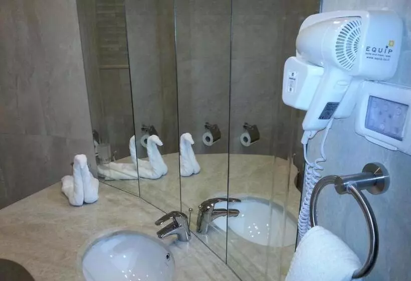 هتل Royal Suites