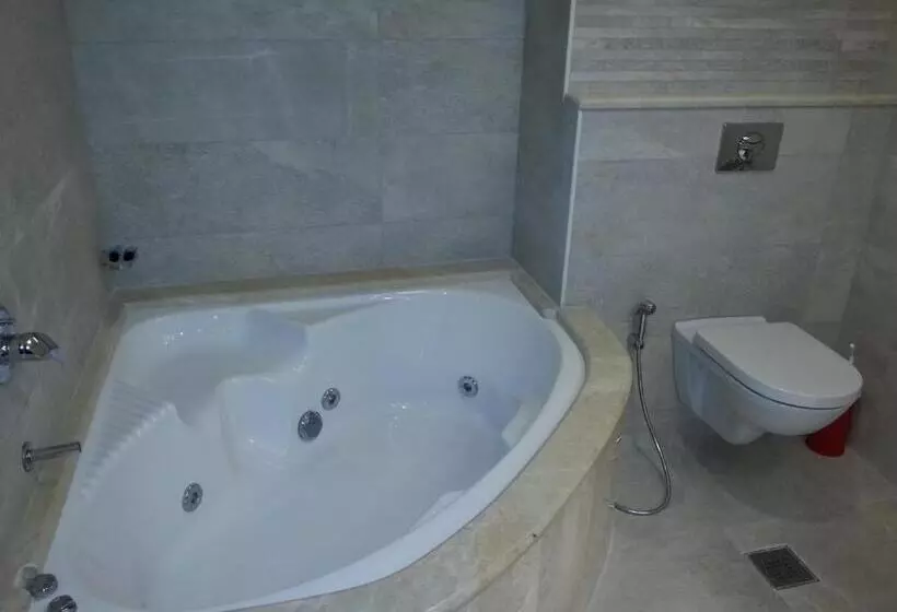 هتل Royal Suites