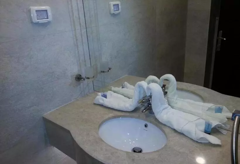 هتل Royal Suites