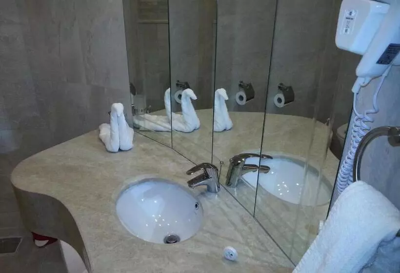 هتل Royal Suites