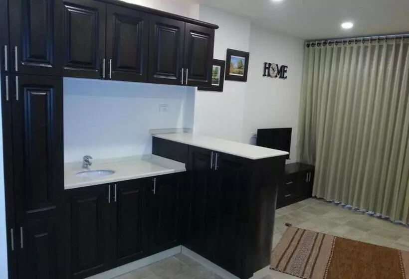 هتل Royal Suites