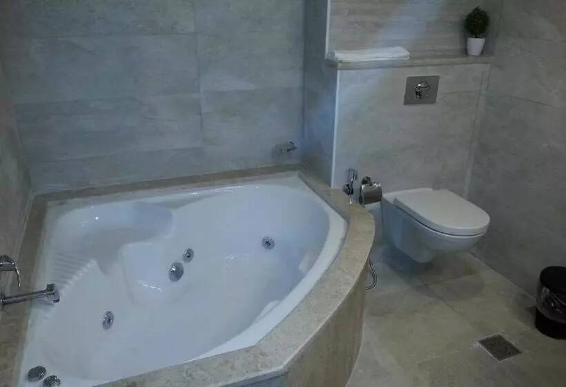 هتل Royal Suites