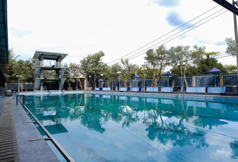 אתר נופש Capital O 887 Green Hill Hotel And Convention Center