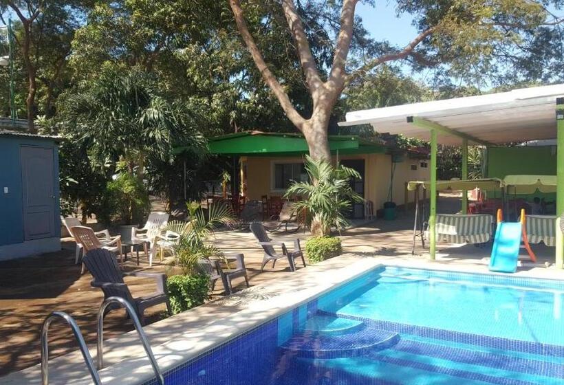 هاستل La Arboleda