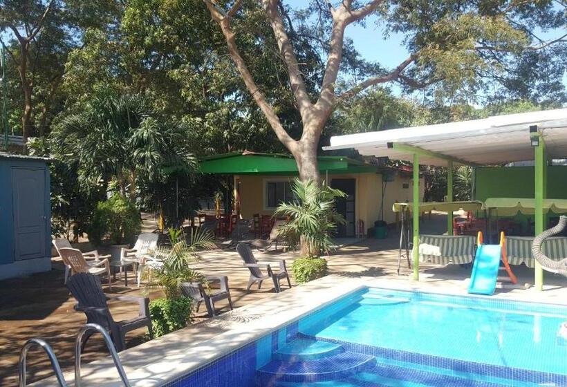 هاستل La Arboleda