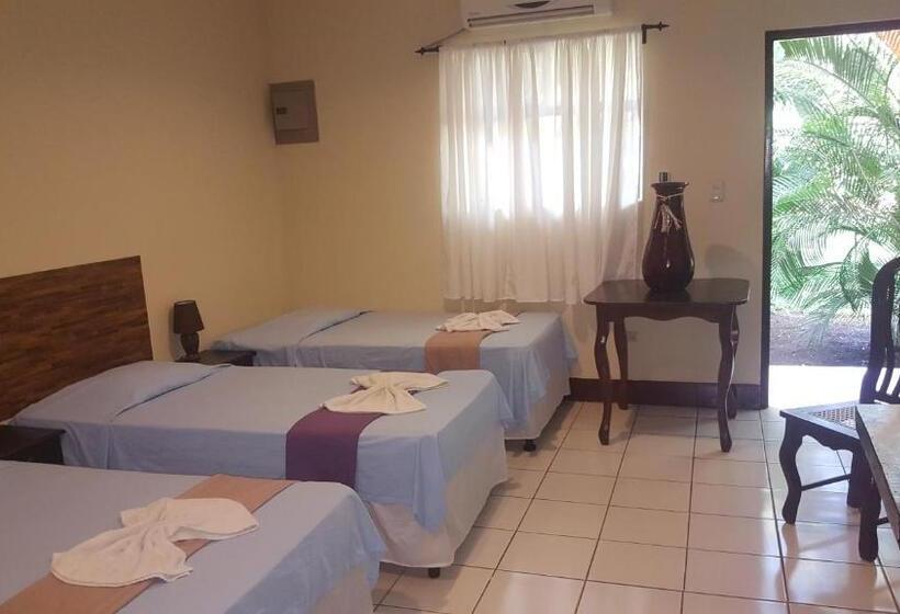 هاستل La Arboleda