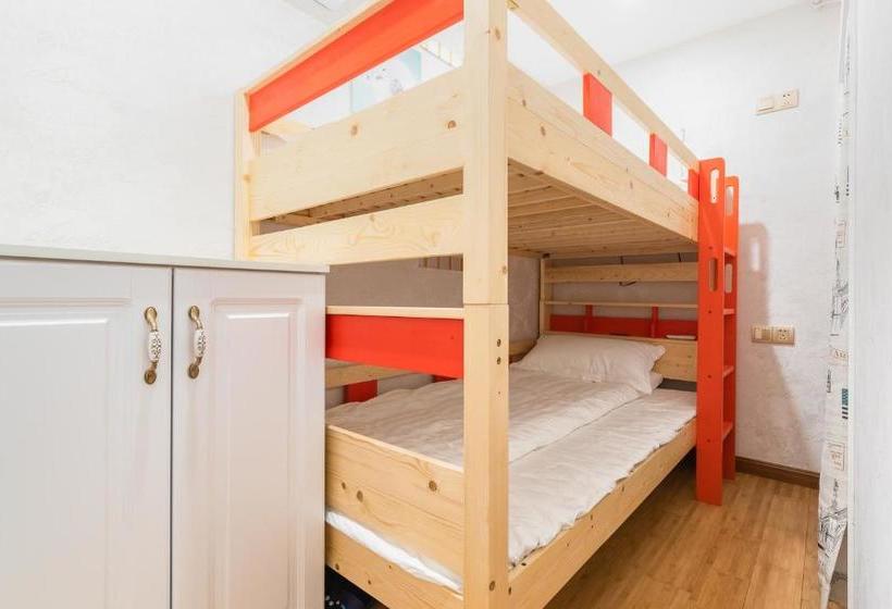 Chongqing Zuji Youth Hostel