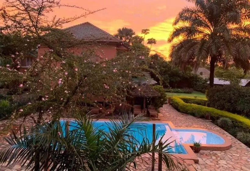 هتل Surjios Guest House