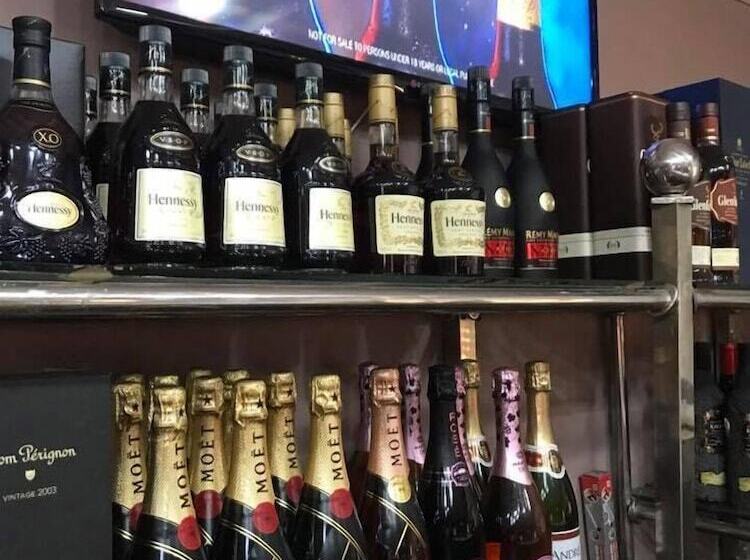 Randekhi Royal Hotel Gold Wing