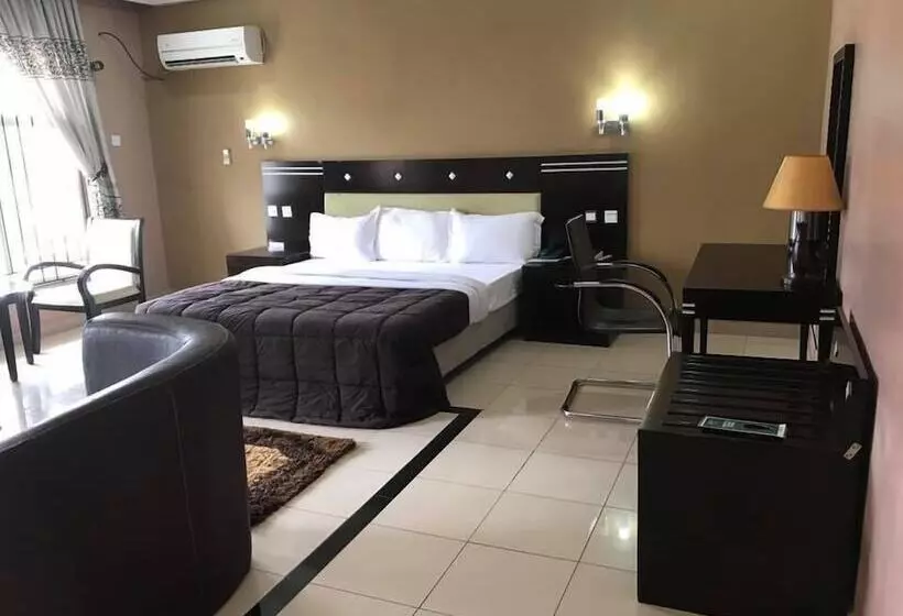 Randekhi Royal Hotel   Gold Wing