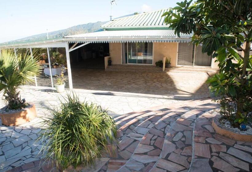 تختخواب و صبحانه La Résidence Des Caféiers Le Tampon