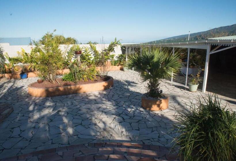 تختخواب و صبحانه La Résidence Des Caféiers Le Tampon