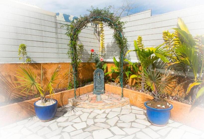 تختخواب و صبحانه La Résidence Des Caféiers Le Tampon