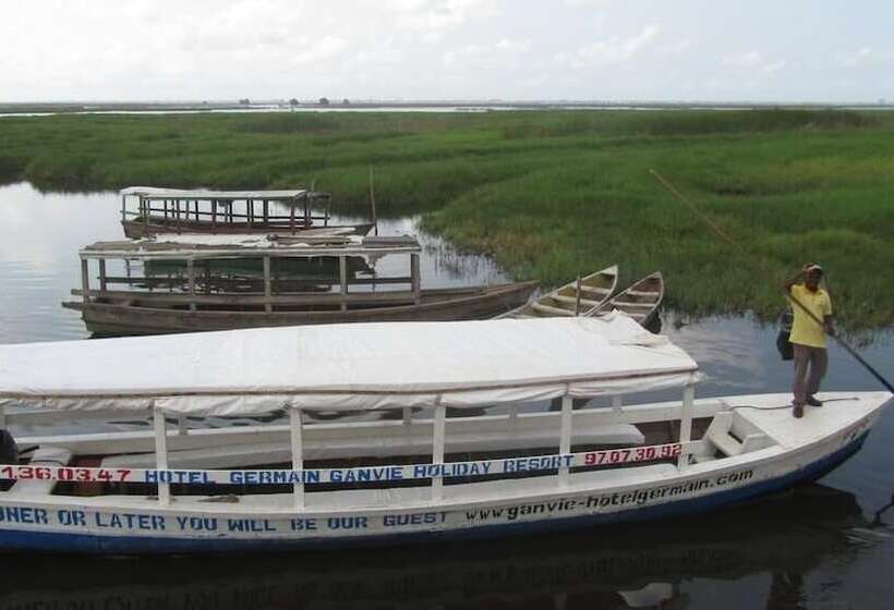 فندق Germain Ganvie Holiday Resort