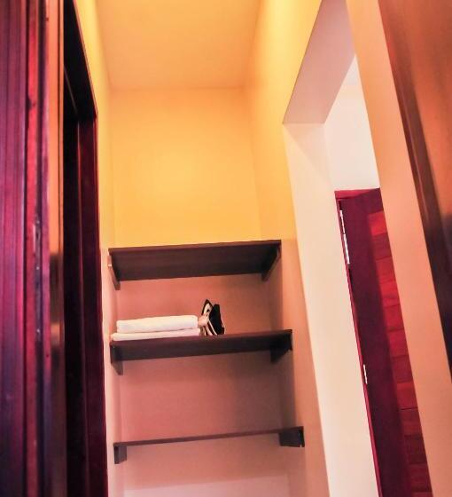 Hotel Kampala Suites