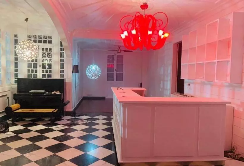هتل Villa Angélique   Hôtel Classé Monument Historique