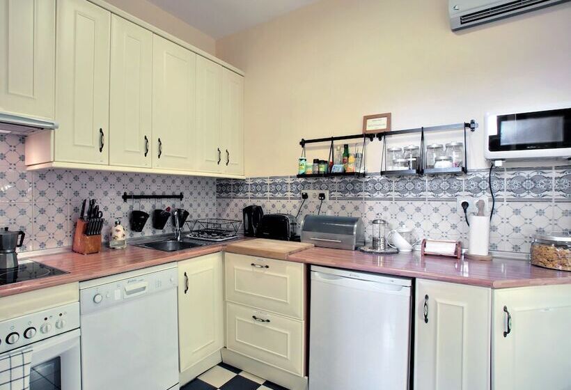 پانسیون Málaga Lodge Guesthouse