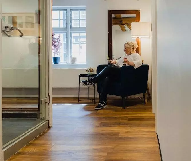 Retkeilymaja Capsule Hotel Nyhavn63