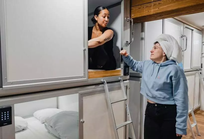Retkeilymaja Capsule Hotel Nyhavn63