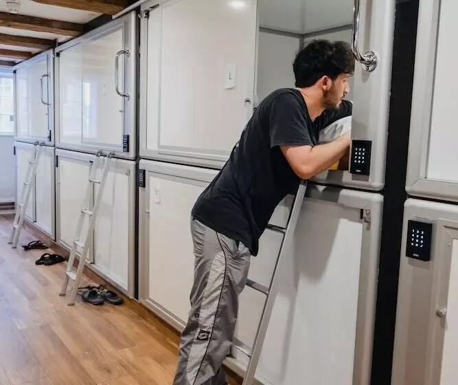 Retkeilymaja Capsule Hotel Nyhavn63
