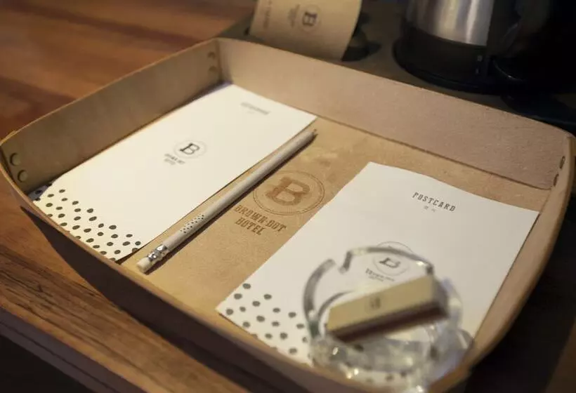 Hotelli Brown Dot