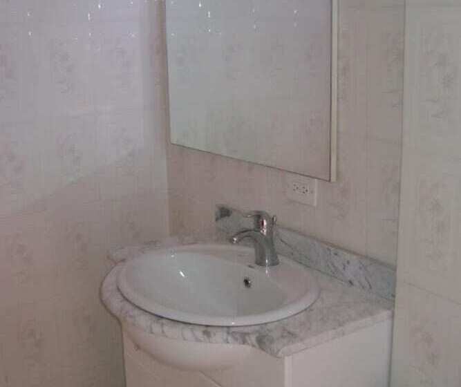 Caribbean Hotel Cayes