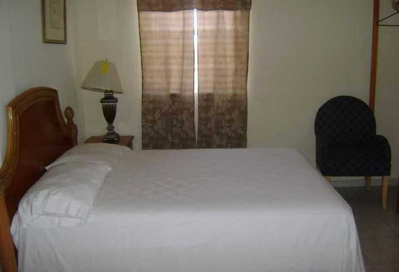 Caribbean Hotel Cayes