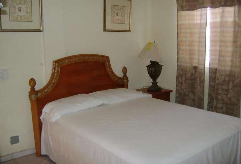 Caribbean Hotel Cayes