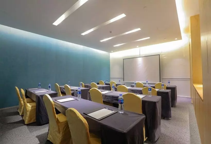 ホテル Holiday Inn Express Shanghai Songjiang Fangta, An Ihg