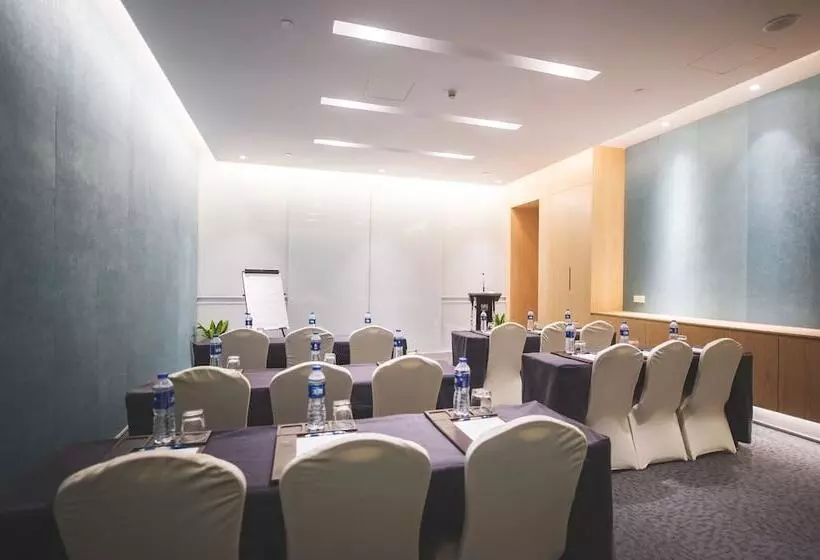 ホテル Holiday Inn Express Shanghai Songjiang Fangta, An Ihg