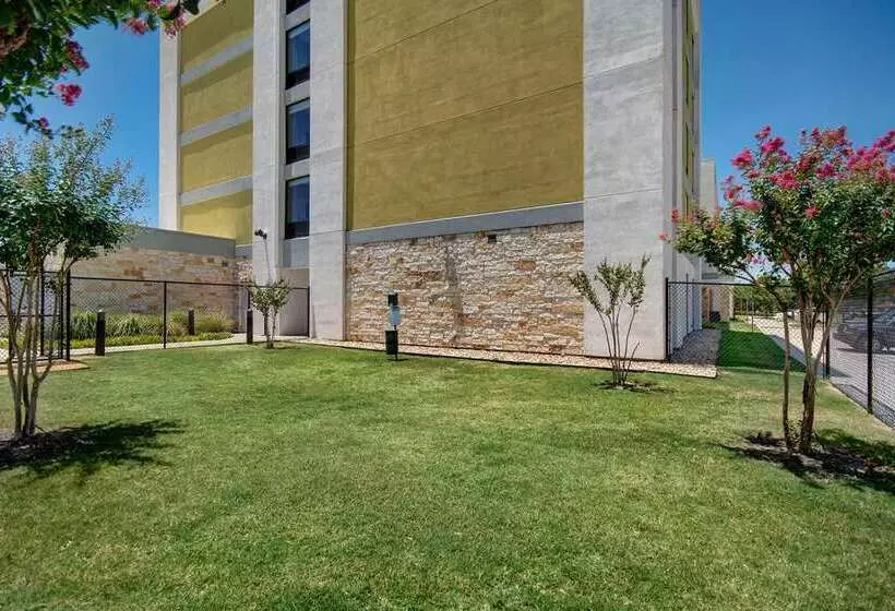 Hotelli Home2 Suites By Hilton Dallas Addison