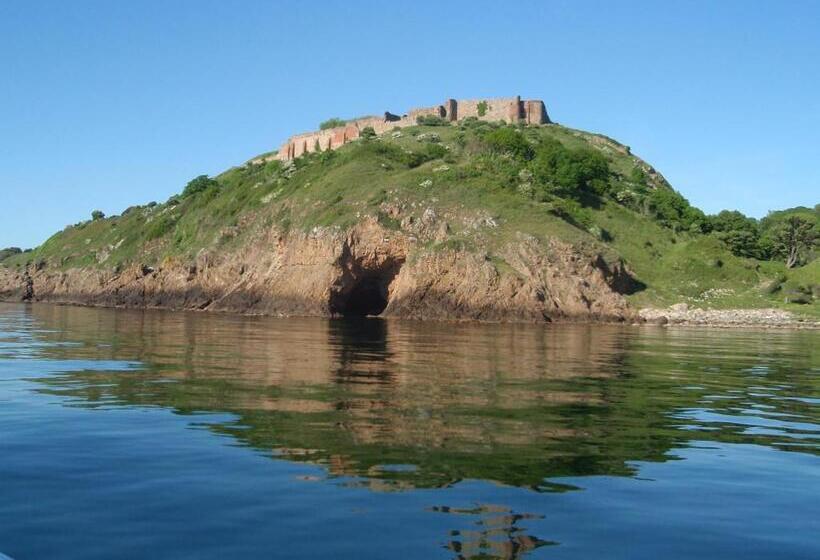 בית מלון כפרי Sandvig Havn