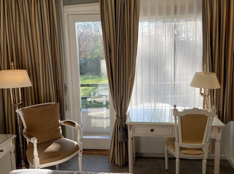 هتل Sauntehus Castle