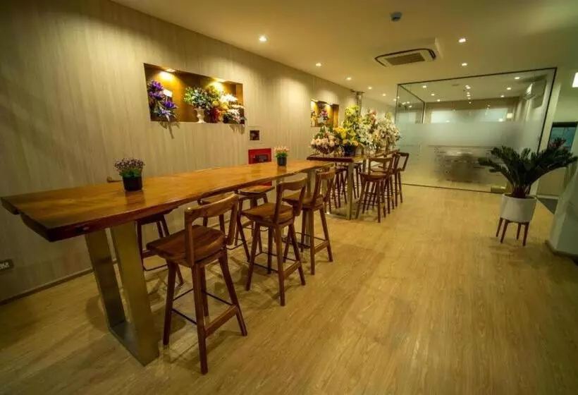 ホテル The Three Hat Yai
