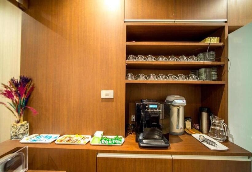 בית מלון כפרי The Three Hat Yai