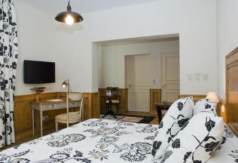 Отель Villa Héloïse Hôtel 3 étoiles