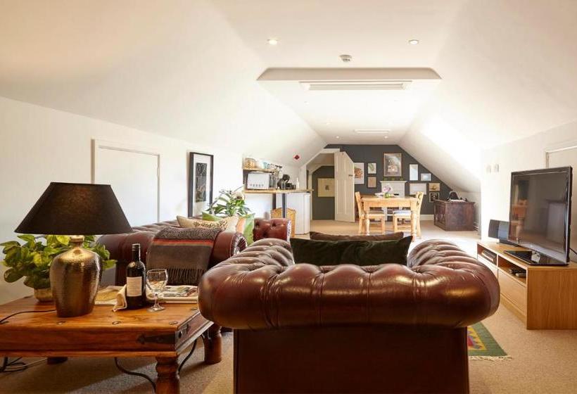 مبيت وإفطار The Den At Backwell Down