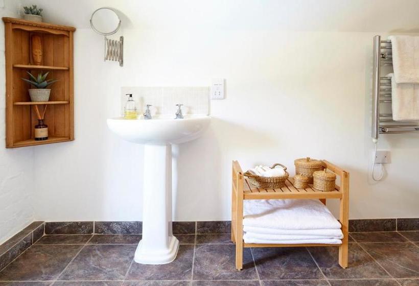 مبيت وإفطار The Den At Backwell Down