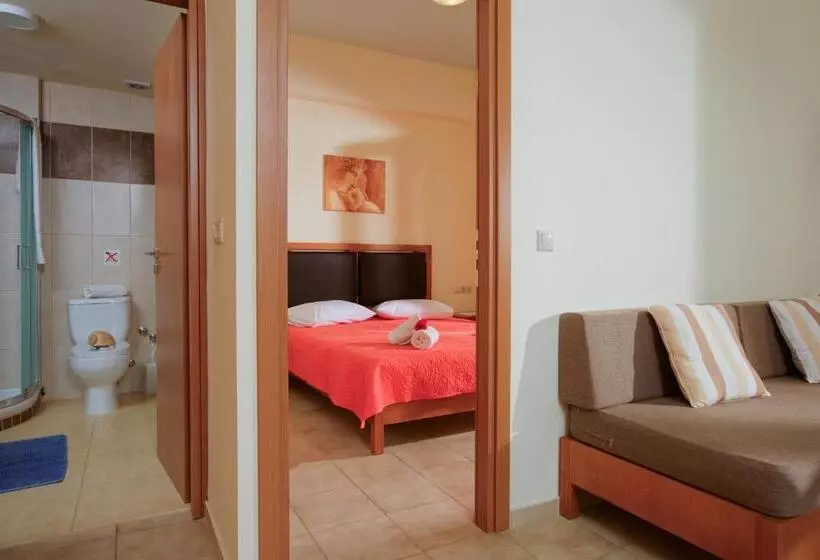 Fotis Studios Apartments