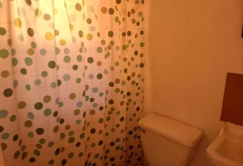 簡易ホテル Piezas Con Baño Privado Economicas
