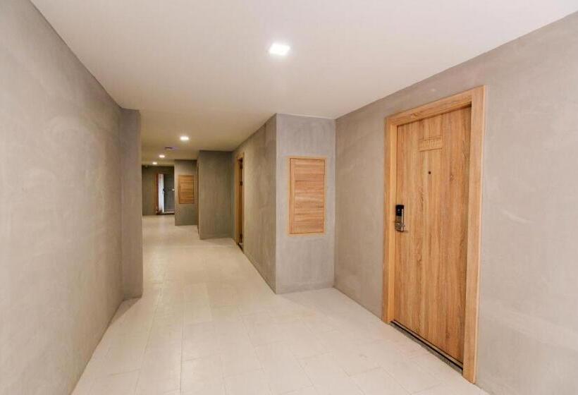 Отель B2 Buriram Boutique & Budget