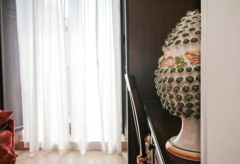 Отель B&b Regina Carolina