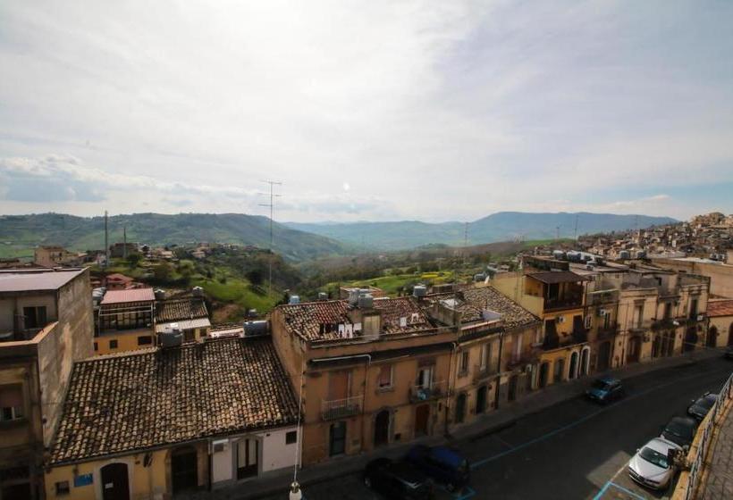 Отель B&b Regina Carolina