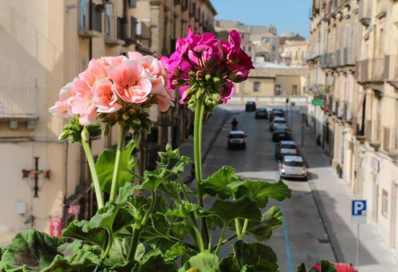 Отель B&b Regina Carolina