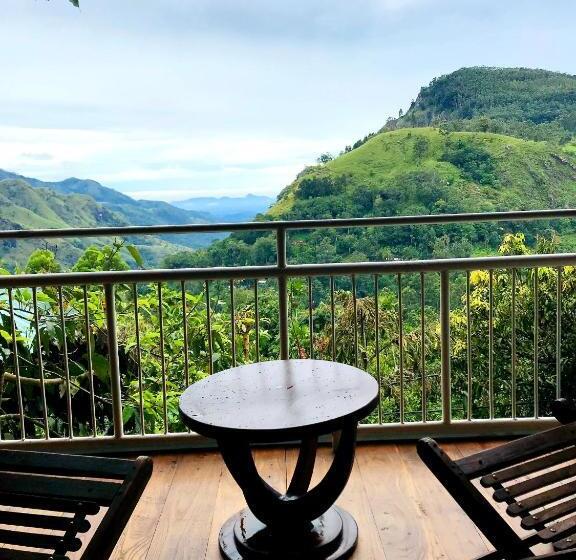 Hotell Ella Hide View