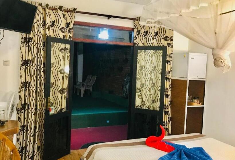 Hotell Ella Hide View