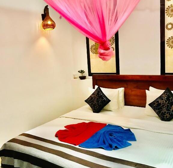 Hotell Ella Hide View