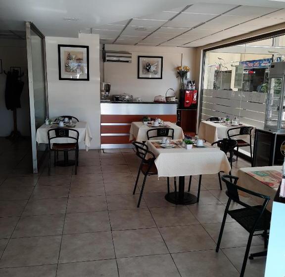 Nativo Hotel Y Cafeteria