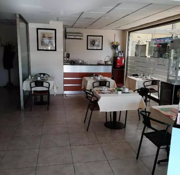 Nativo Hotel Y Cafeteria