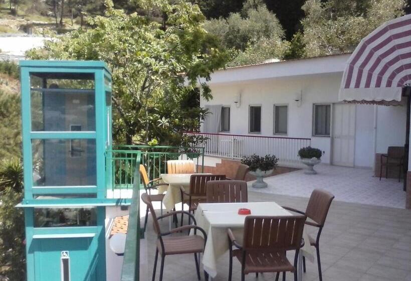 Отель Piccolo Paradiso